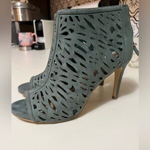 WHBM Laser-Cut Booties in Wintergreen, 8.5, amazing!